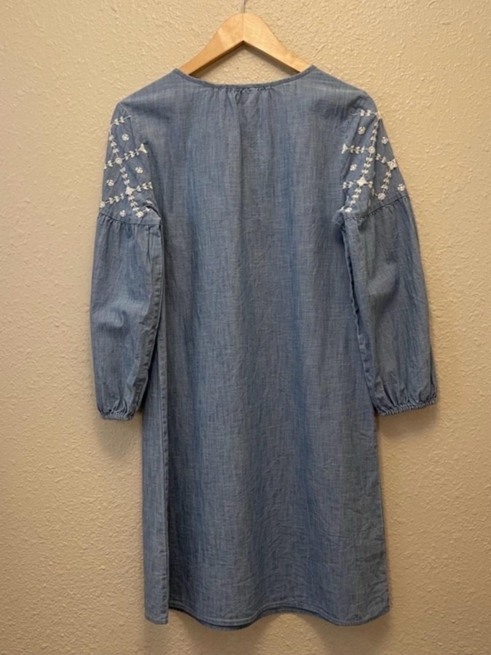 Old Navy Embroidered Long Sleeve Boho Blue Denim A-Line Split Neck Shift Dress S - Picture 4 of 13